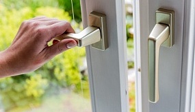 Что делать, если не закрывается ручка окна?